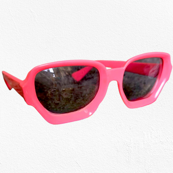 1980s Vintage Pink Geometric Sunglasses Italian Retro Neon Statement Shades - Picture 1 of 14